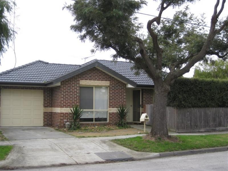1/2 Bridges Avenue, Edithvale VIC 3196