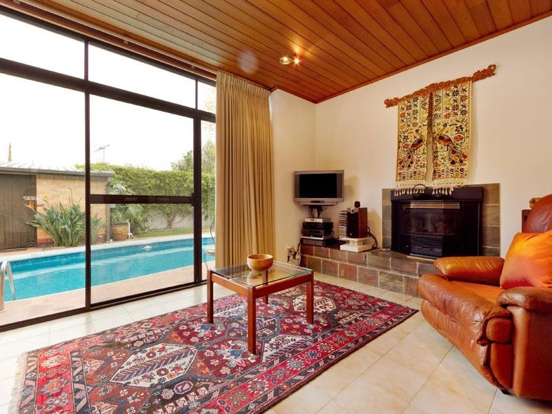 136 Weatherall Road, Cheltenham VIC 3192