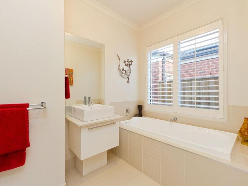 15 Cottongum Avenue, Keysborough VIC 3173