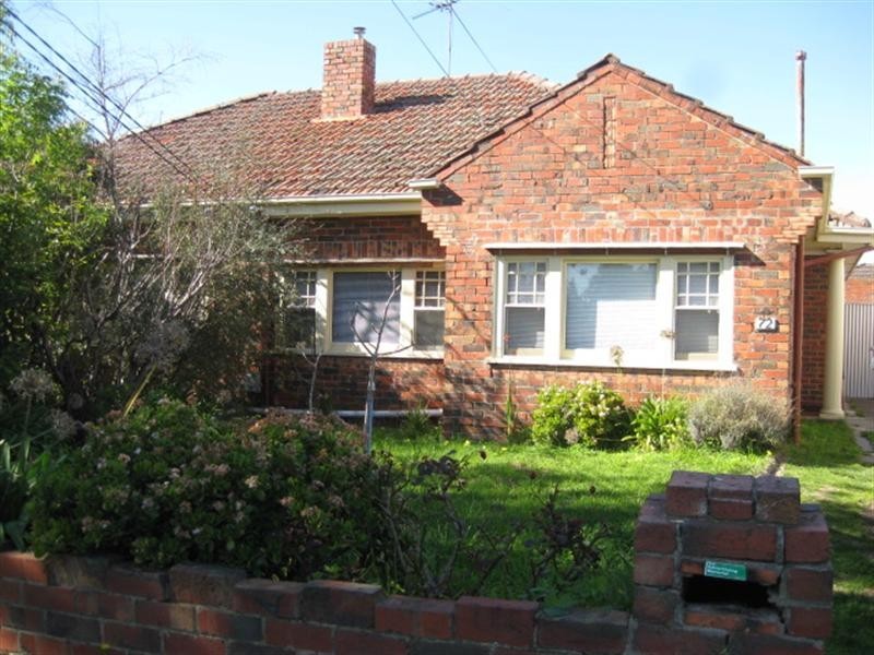 72 St Andrews Street, Brighton VIC 3186