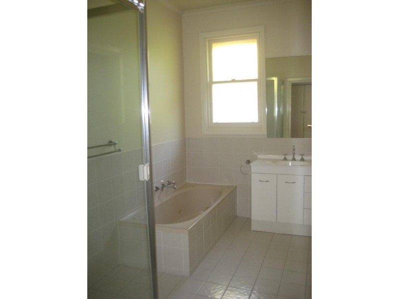 5 Wembley Avenue, Cheltenham VIC 3192