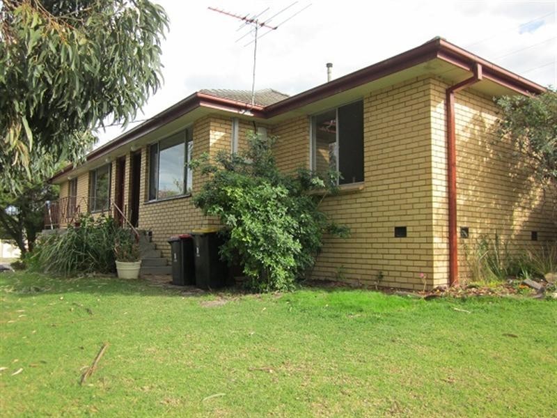 2/2 Barker Street, Cheltenham VIC 3192