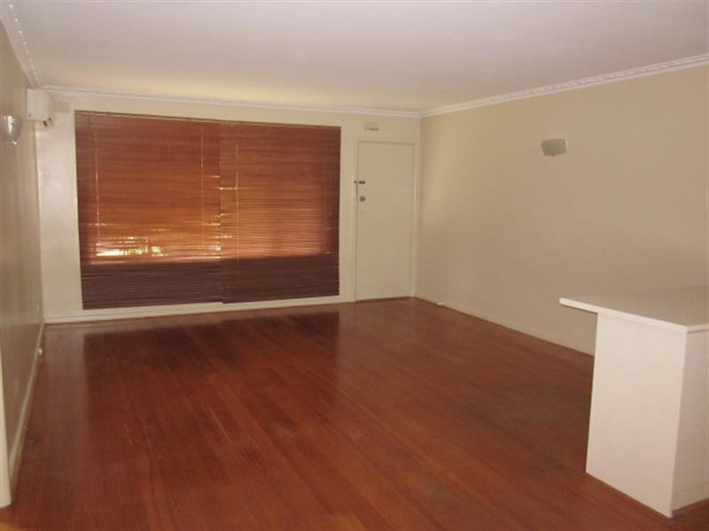 2/2 Barker Street, Cheltenham VIC 3192