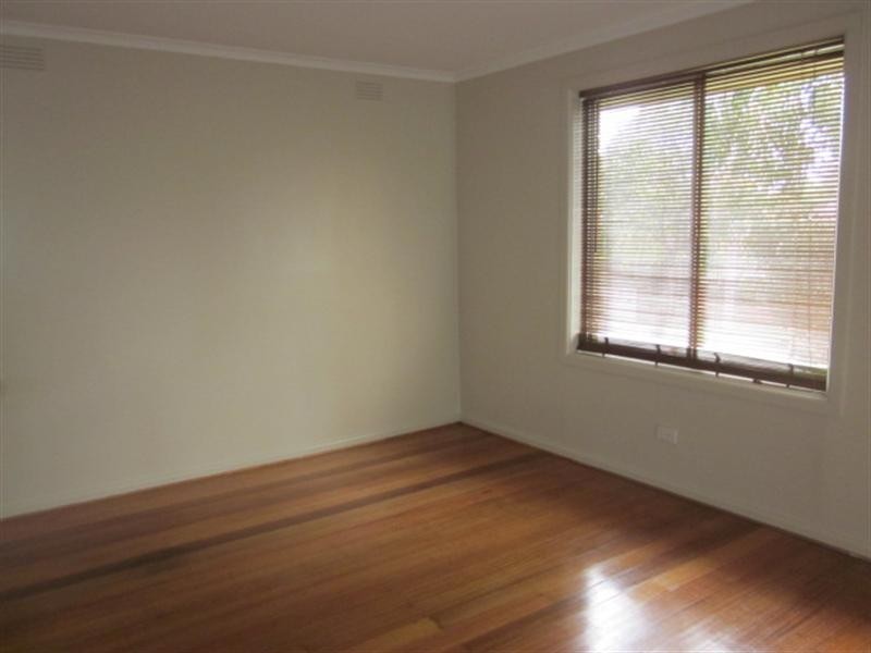 2/2 Barker Street, Cheltenham VIC 3192