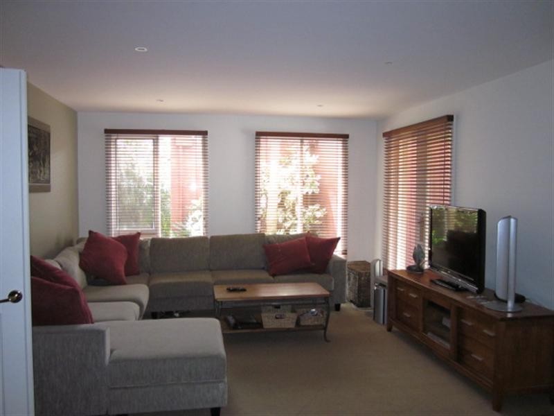 26 Fernhill Drive, Dingley Village VIC 3172