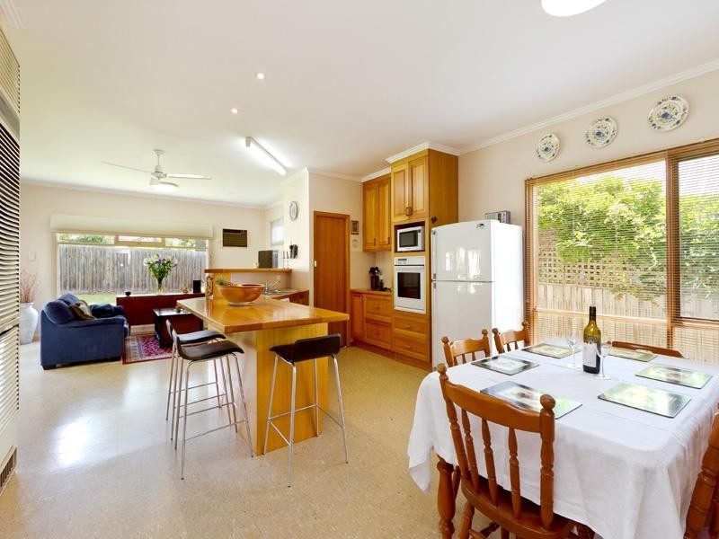 15 Walker Grove, Cheltenham VIC 3192