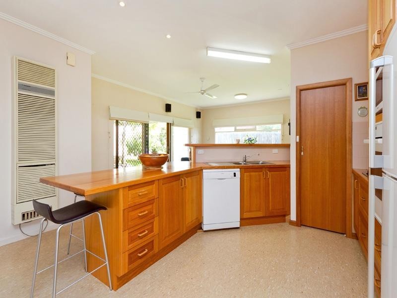 15 Walker Grove, Cheltenham VIC 3192