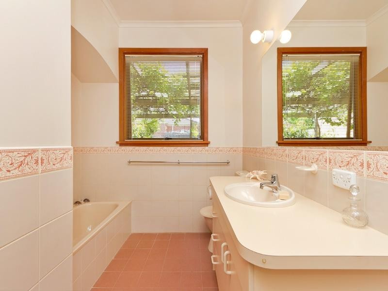 15 Walker Grove, Cheltenham VIC 3192