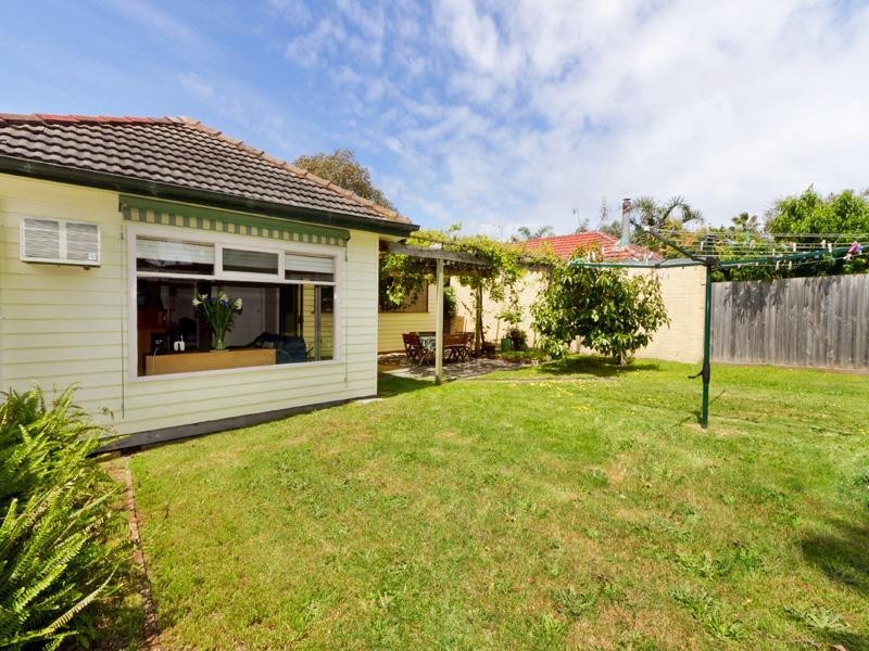 15 Walker Grove, Cheltenham VIC 3192