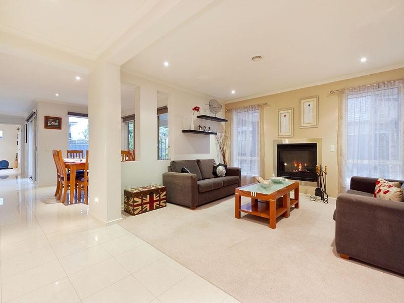 14 Shoalwater Drive, Waterways VIC 3195