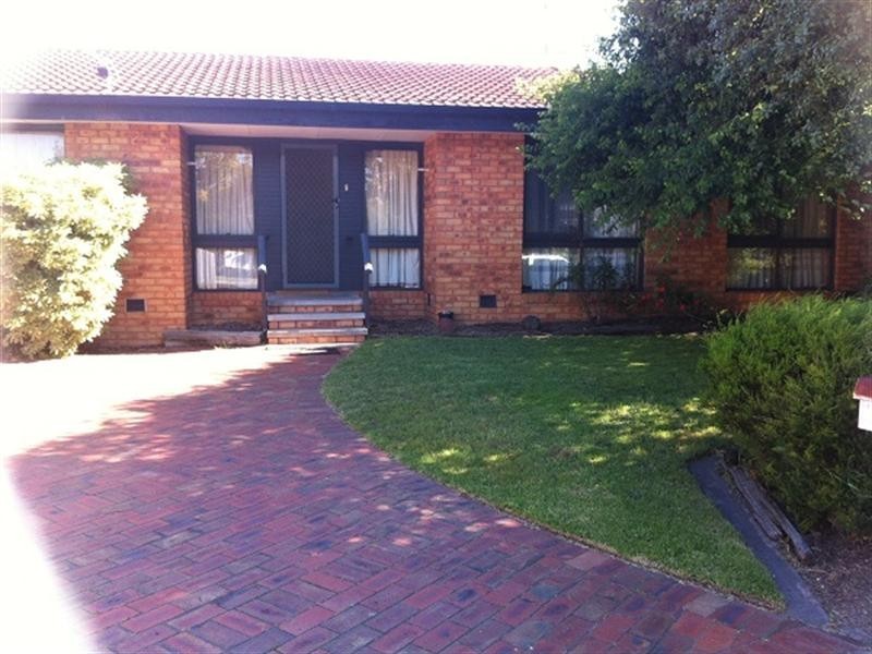 17 Sandleford Place, Dingley Village VIC 3172