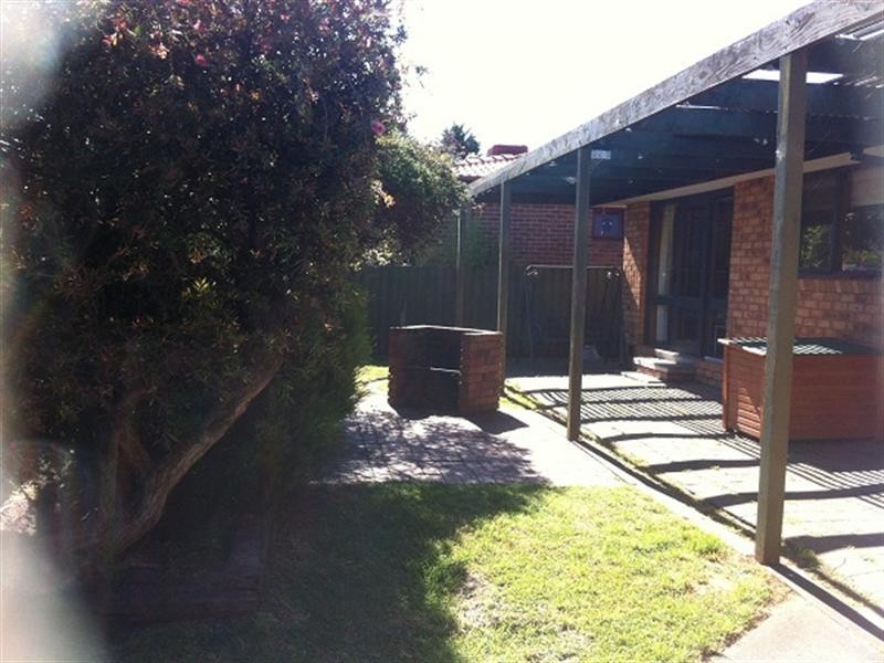 17 Sandleford Place, Dingley Village VIC 3172