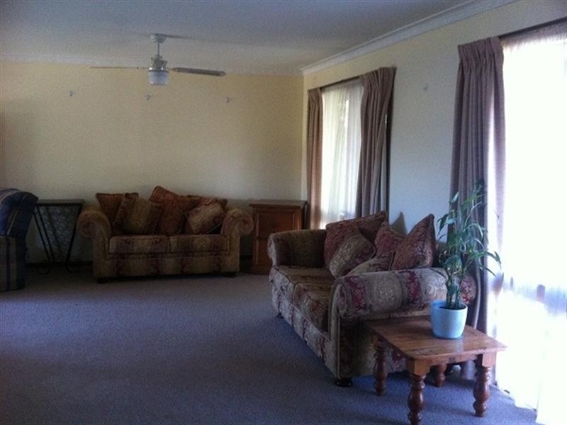 17 Sandleford Place, Dingley Village VIC 3172