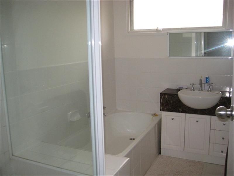 1/32 Tulip Grove, Cheltenham VIC 3192