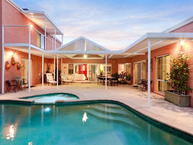 1 Maple Court, Cheltenham VIC 3192