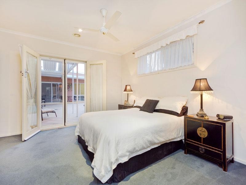 1 Maple Court, Cheltenham VIC 3192