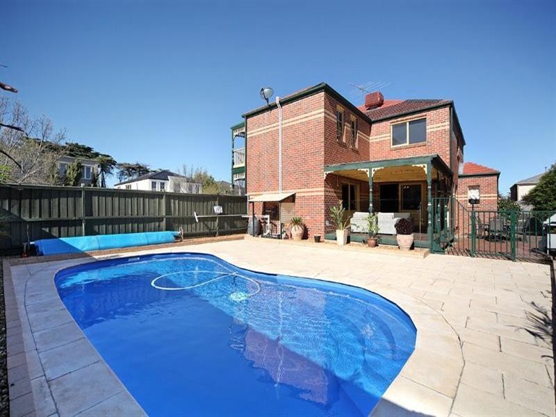 2 Donna Close, Dingley Village VIC 3172