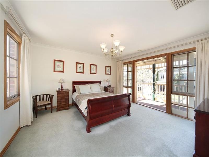 2 Donna Close, Dingley Village VIC 3172