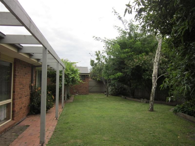 1 Newbridge Close, Dingley Village VIC 3172
