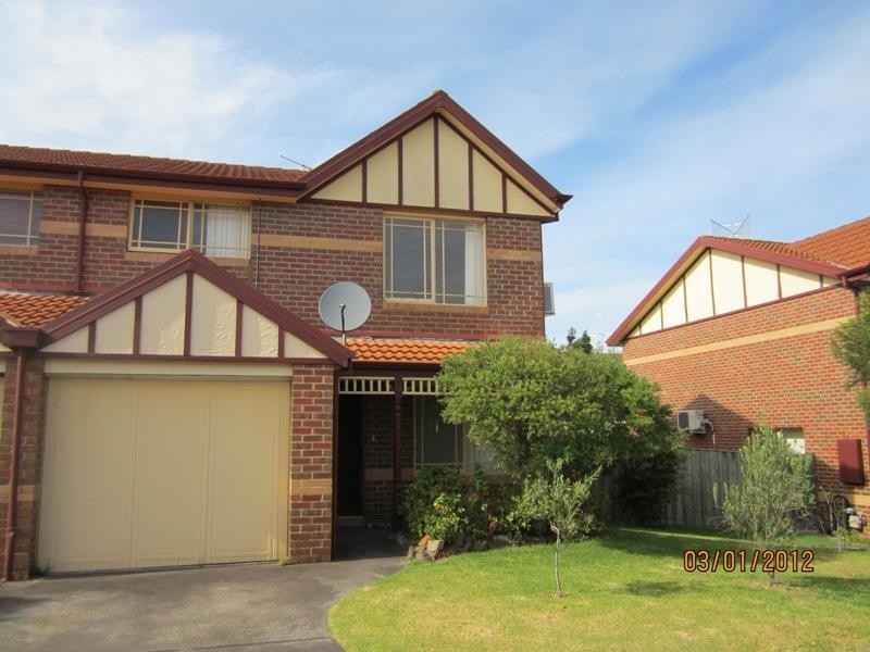 18 Tintern Mews, Cheltenham VIC 3192