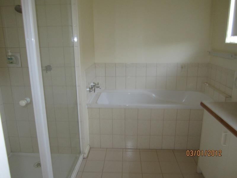 18 Tintern Mews, Cheltenham VIC 3192