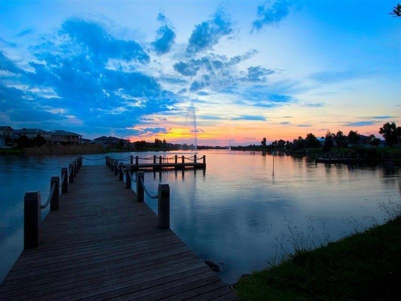 35 Waterside Drive, Waterways VIC 3195