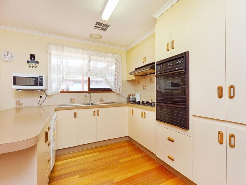 15 Nickson Close, Dingley Village VIC 3172