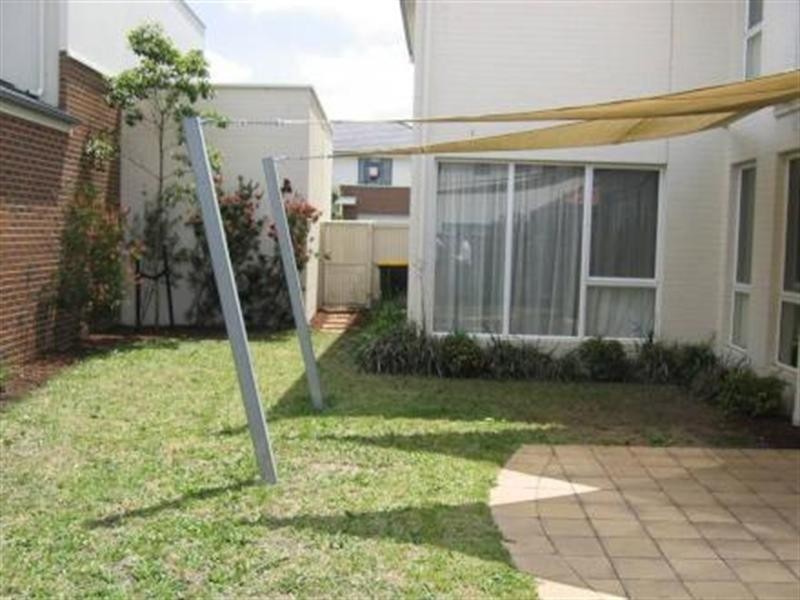 8 Carnoustie Parade, Heatherton VIC 3202