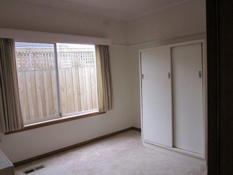 18 Mernda Avenue, Cheltenham VIC 3192