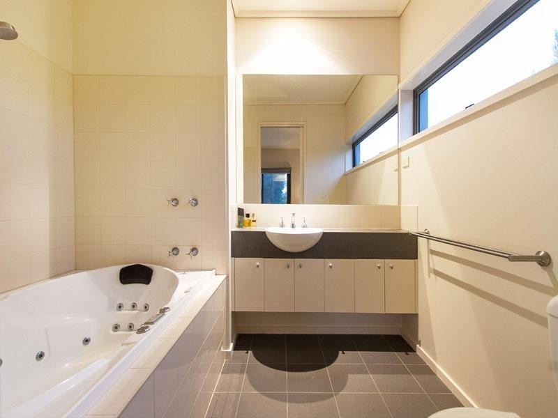 15 Fisher Mews, Waterways VIC 3195