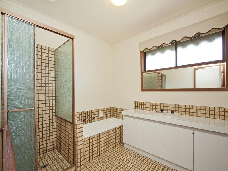 35 Woodland Drive, Cheltenham VIC 3192