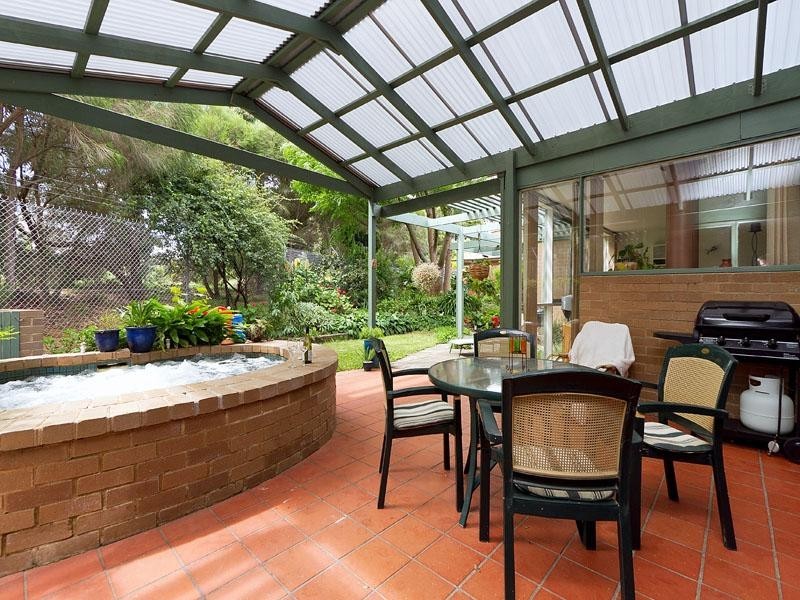 5 Hamlet Place, Dingley Village VIC 3172