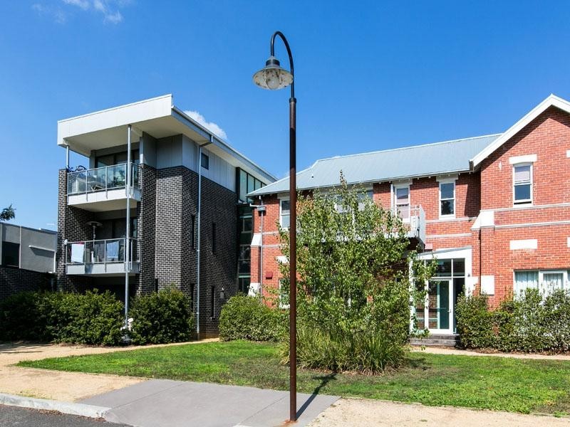 3/3 Evergreen Circuit, Cheltenham VIC 3192