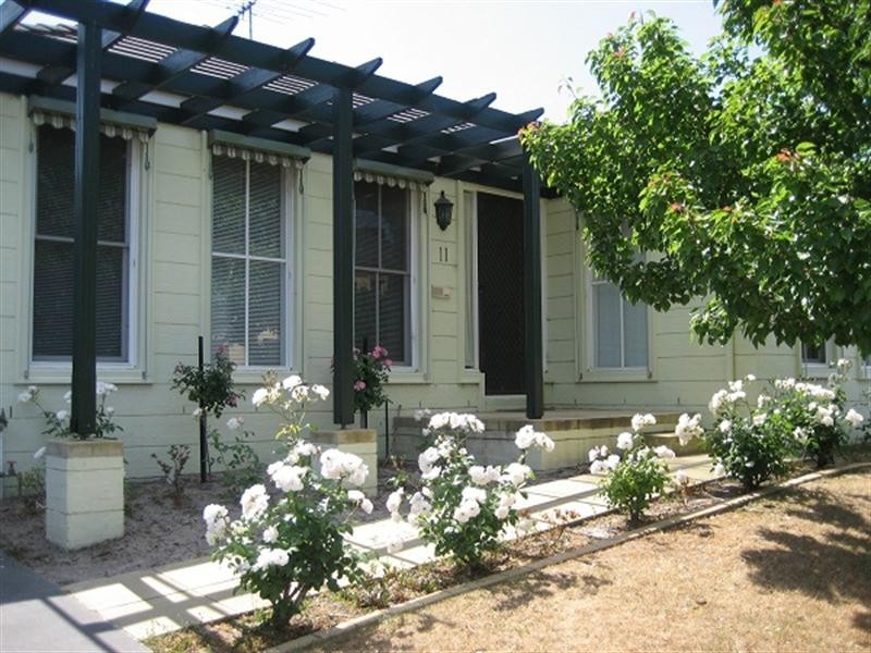 11 Martens Place, Dingley Village VIC 3172