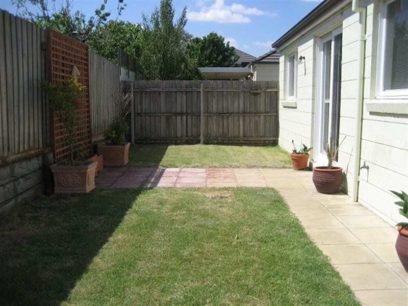 11 Martens Place, Dingley Village VIC 3172