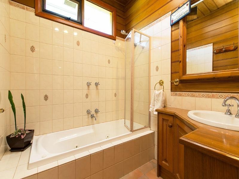 1 Yaralla Road, Bentleigh East VIC 3165