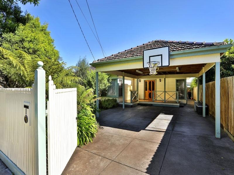 1 Yaralla Road, Bentleigh East VIC 3165