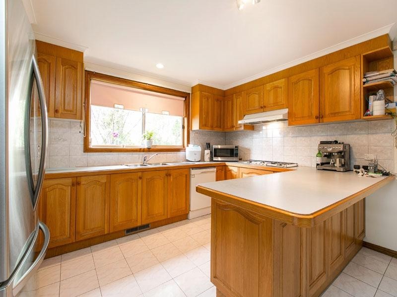 2 Juan Court, Dingley Village VIC 3172