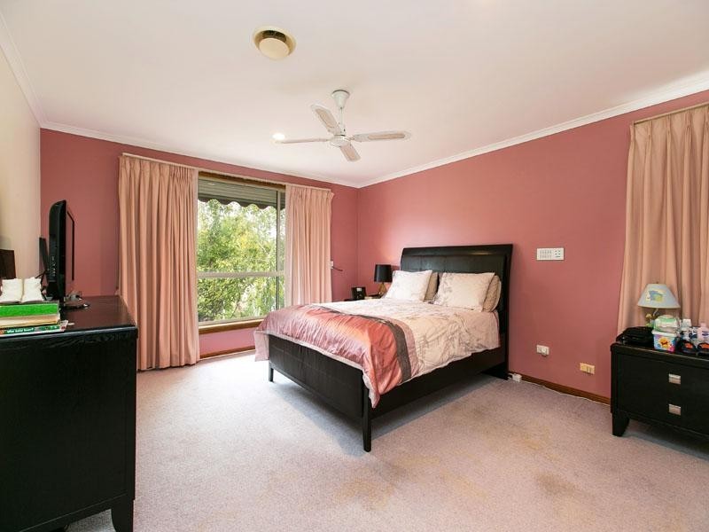 2 Juan Court, Dingley Village VIC 3172