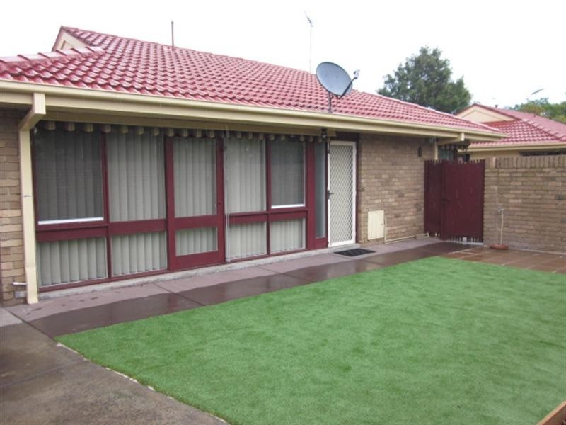 1/8-10 Stuart Avenue, Cheltenham VIC 3192