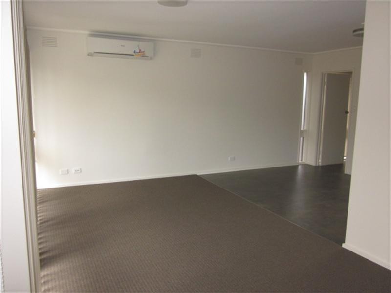 1/8-10 Stuart Avenue, Cheltenham VIC 3192