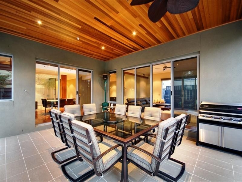3 Waterside Drive, Waterways VIC 3195