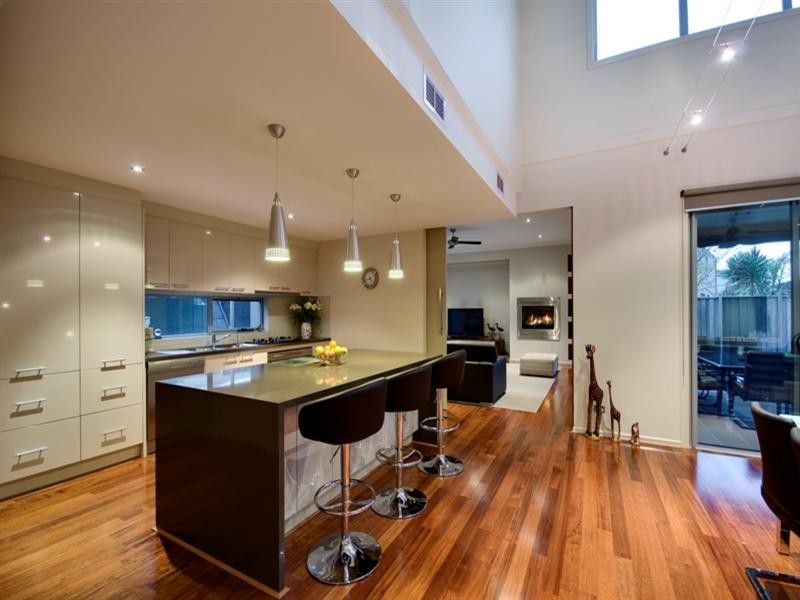 3 Waterside Drive, Waterways VIC 3195