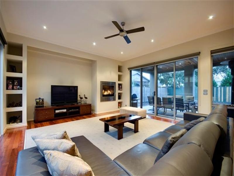 3 Waterside Drive, Waterways VIC 3195