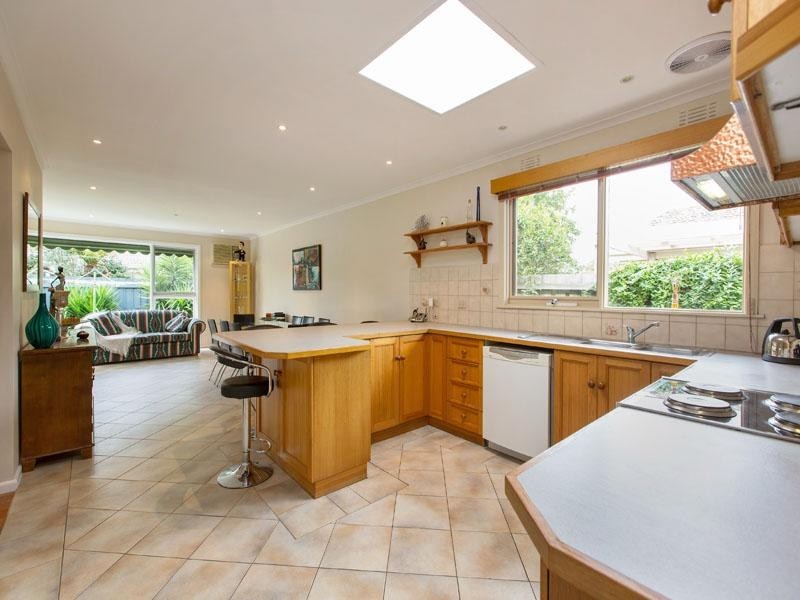 21 Forest Park Road, Dingley Village VIC 3172