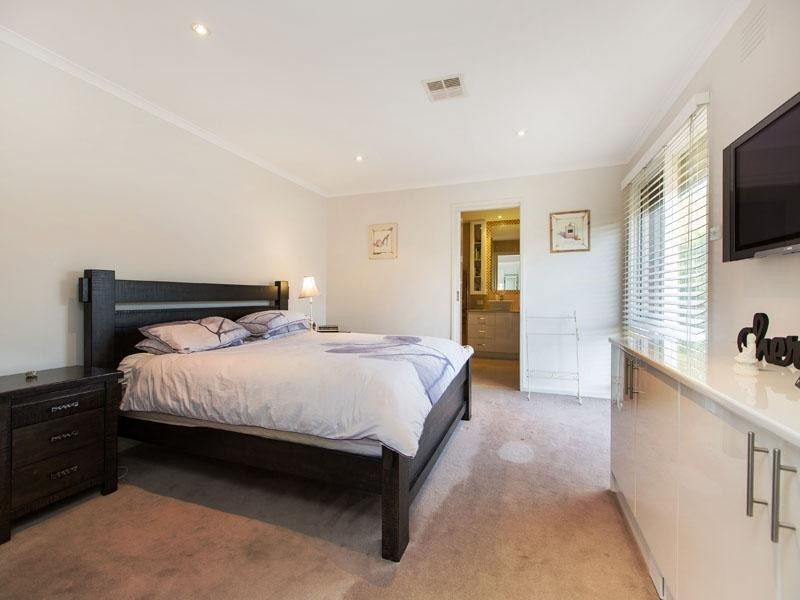 58 Golfwood Close, Dingley Village VIC 3172