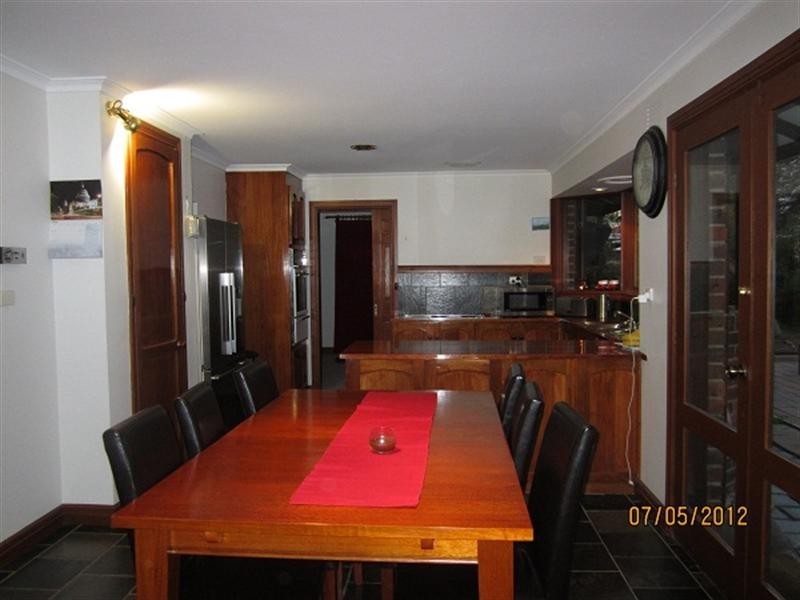 13 Golflinks Crescent, Dingley Village VIC 3172