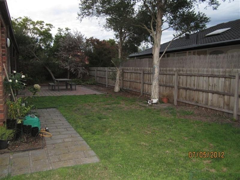 13 Golflinks Crescent, Dingley Village VIC 3172