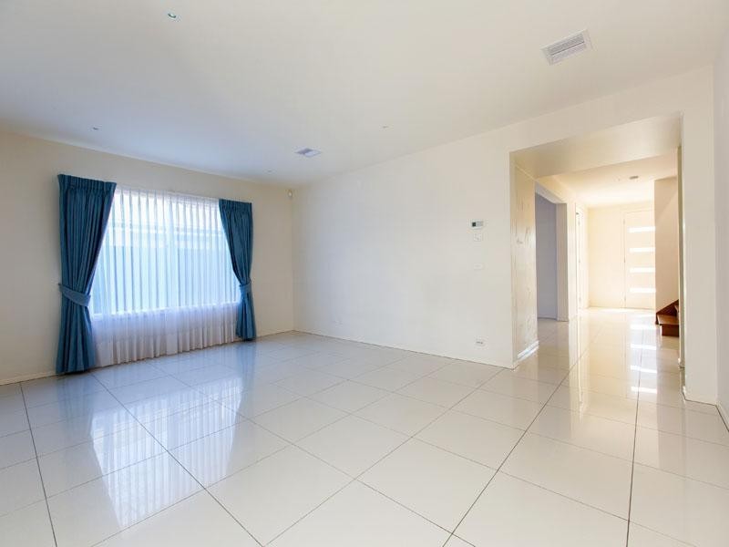 12 Coorong Circle, Waterways VIC 3195