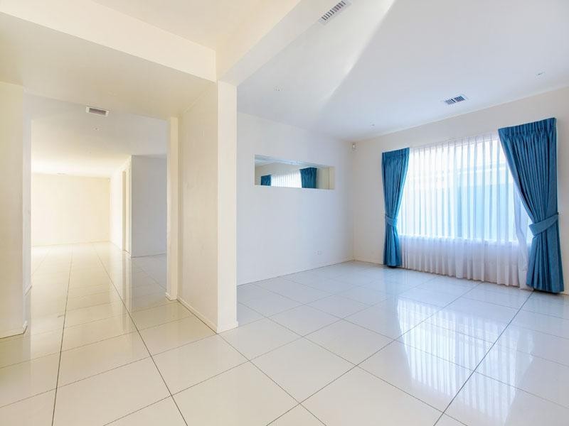 12 Coorong Circle, Waterways VIC 3195
